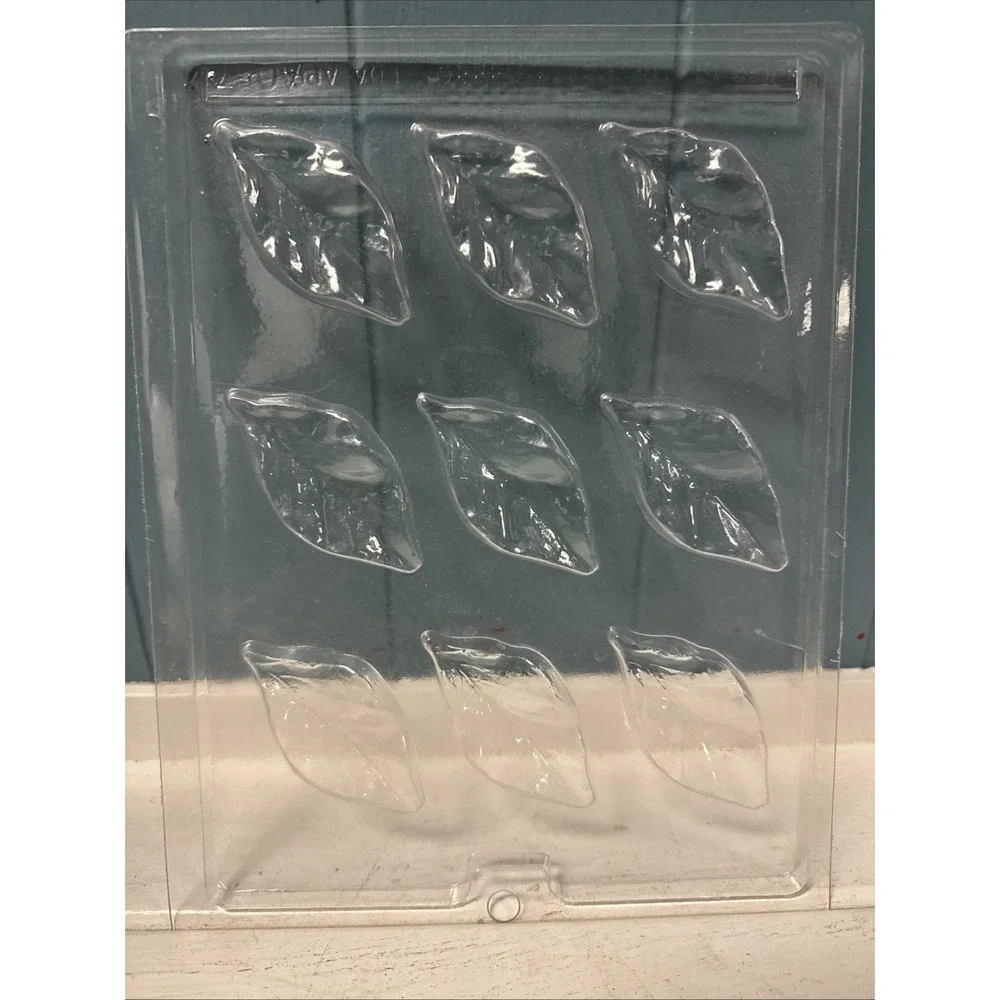 LOT OF 8 Vtg CHOCOLATE CANDY‎ SOAP MOLD PARTY FAVORS Easter Butterflies Eiffel +
